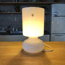 Load image into Gallery viewer, The white table lamp
