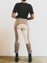 Load image into Gallery viewer, The equestrian pants with suede parts
