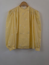 Load image into Gallery viewer, The pastel yellow vintage blouse
