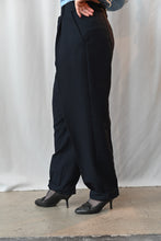 Load image into Gallery viewer, The pleated high waist navy pants
