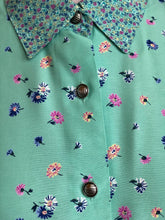 Load image into Gallery viewer, The mint blouse with floral pattern
