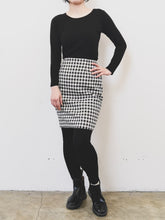 Load image into Gallery viewer, The black/white check mini skirt
