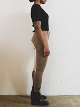 Load image into Gallery viewer, The equestrian pants with suede parts
