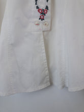 Load image into Gallery viewer, The white Trachten blouse, red stitching
