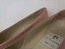 Load image into Gallery viewer, The rose pink suede shows w/ golden heels
