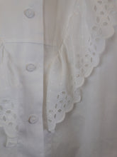 Load image into Gallery viewer, The 90s/2000s lace blouse
