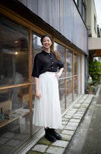 Load image into Gallery viewer, The vintage midi off-white skirt
