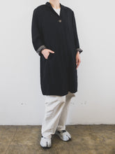 Load image into Gallery viewer, The long black Swedish linen jacket
