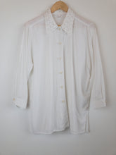 Load image into Gallery viewer, The white lace collar blouse
