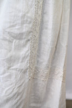 Load image into Gallery viewer, The white long Trachten skirt
