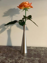 Load image into Gallery viewer, The metal vase
