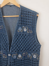 Load image into Gallery viewer, The denim vest with flower stitching
