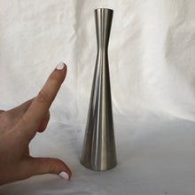 Load image into Gallery viewer, The metal vase
