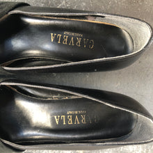 Load image into Gallery viewer, The vintage black ribbon shoes
