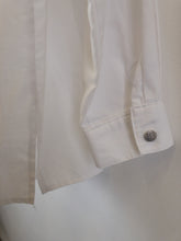 Load image into Gallery viewer, The white Austrian cotton mix blouse / blue stitching
