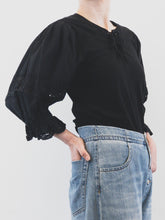 Load image into Gallery viewer, The black cotton crochet top
