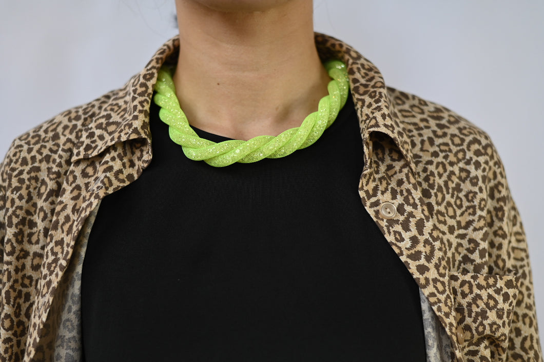 The neon yellow necklace