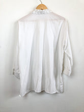 Load image into Gallery viewer, The white lace collar blouse
