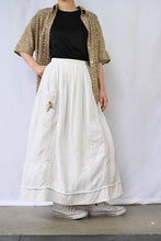 Load image into Gallery viewer, The white long Trachten skirt
