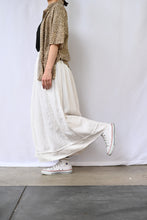 Load image into Gallery viewer, The white long Trachten skirt
