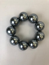 Load image into Gallery viewer, The large faux pearl elastic bracelet
