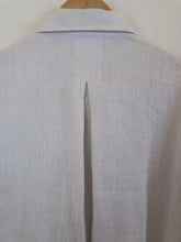 Load image into Gallery viewer, The grey/white linen Tracht top
