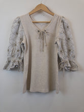 Load image into Gallery viewer, The beige linen sleeves top
