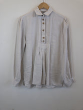 Load image into Gallery viewer, The grey/white linen Tracht top
